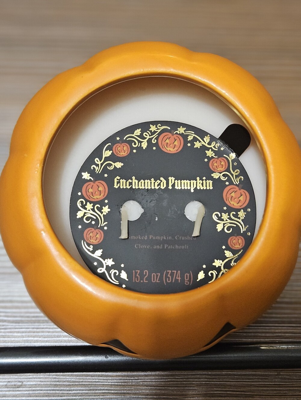 Ceramic Jack-O'-Lantern Candle - Enchanted Pumpkin Scent - Picture 3 of 4
